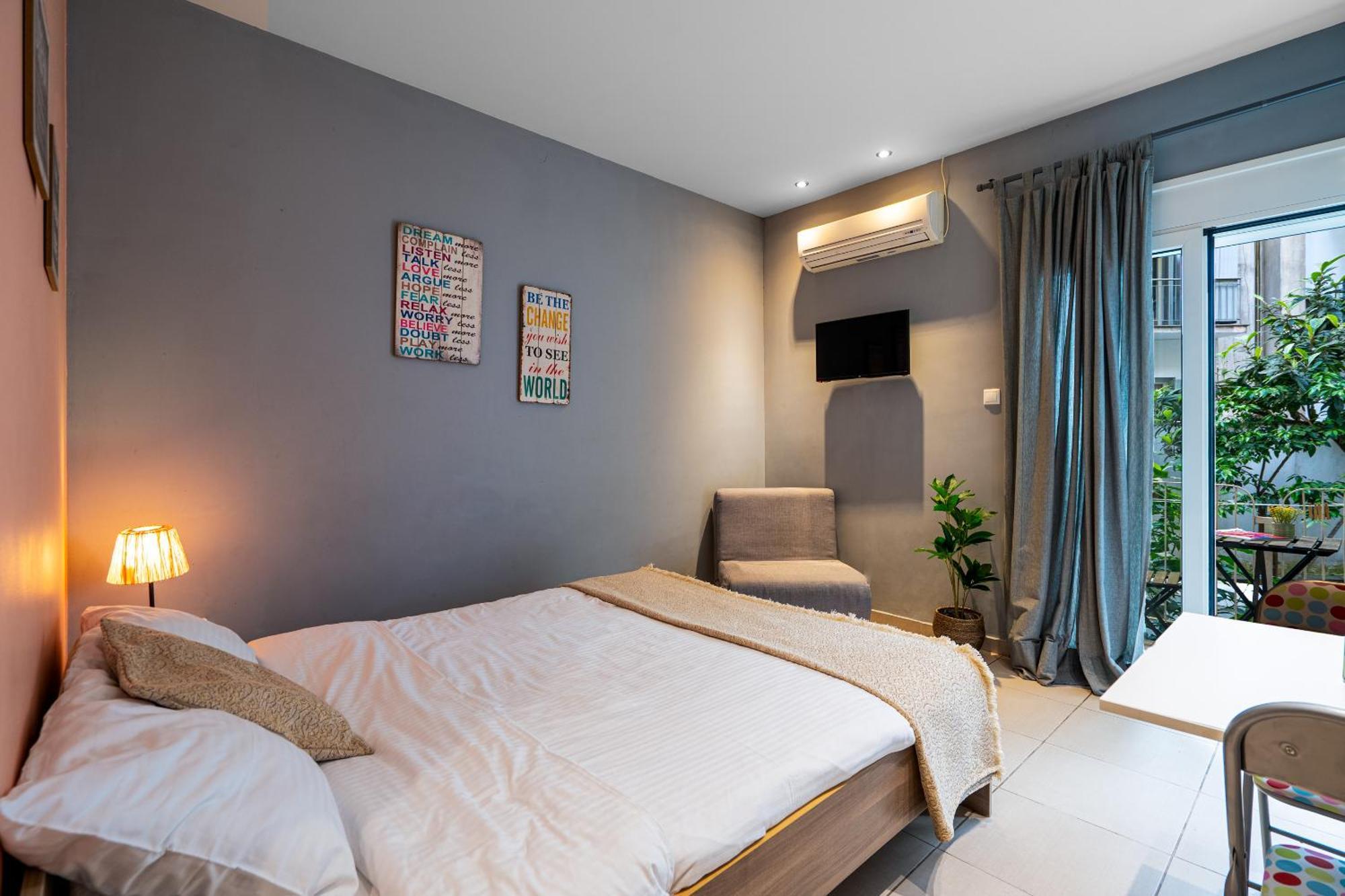 Ideally Located Apartment In Central Atenas Exterior foto