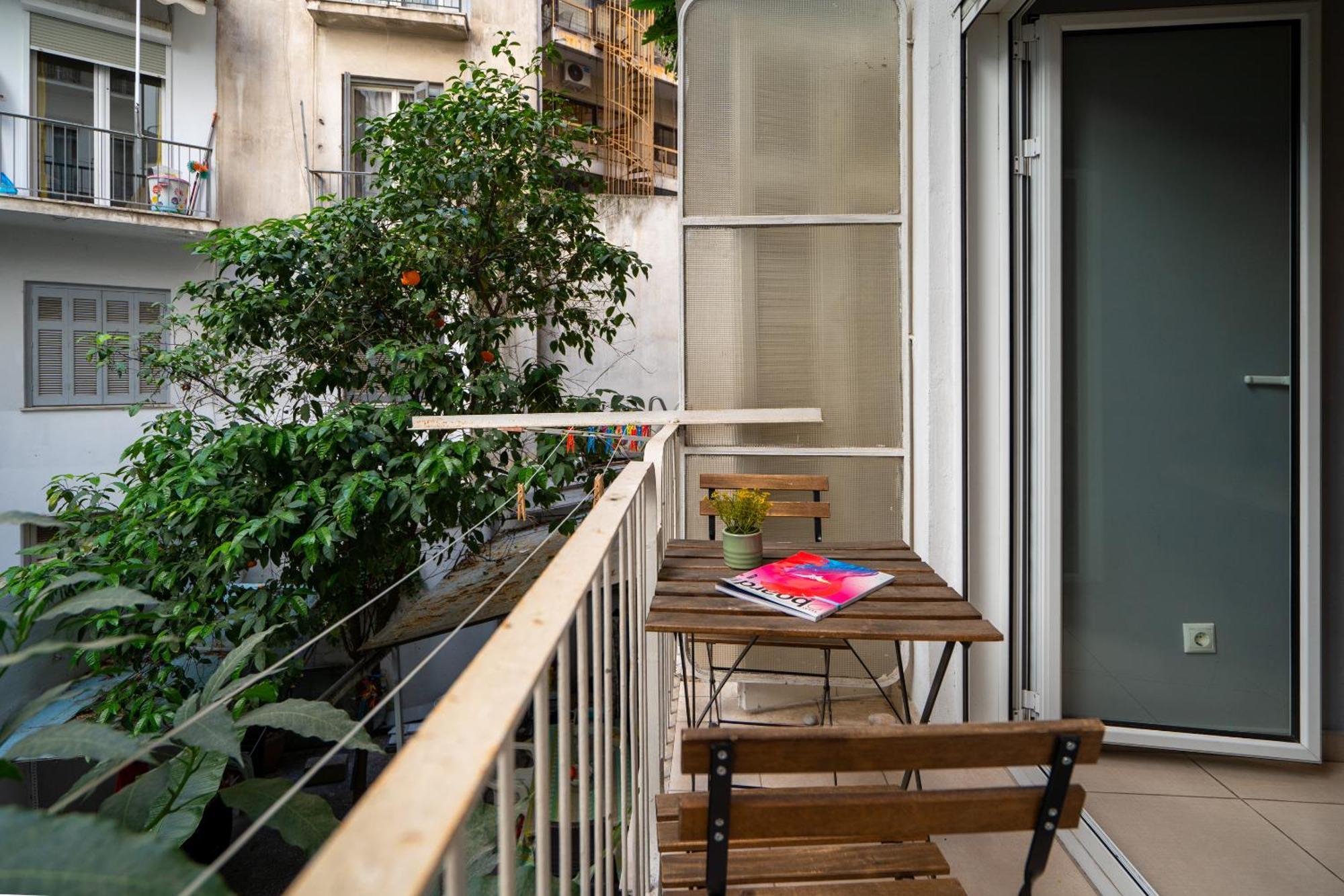 Ideally Located Apartment In Central Atenas Exterior foto