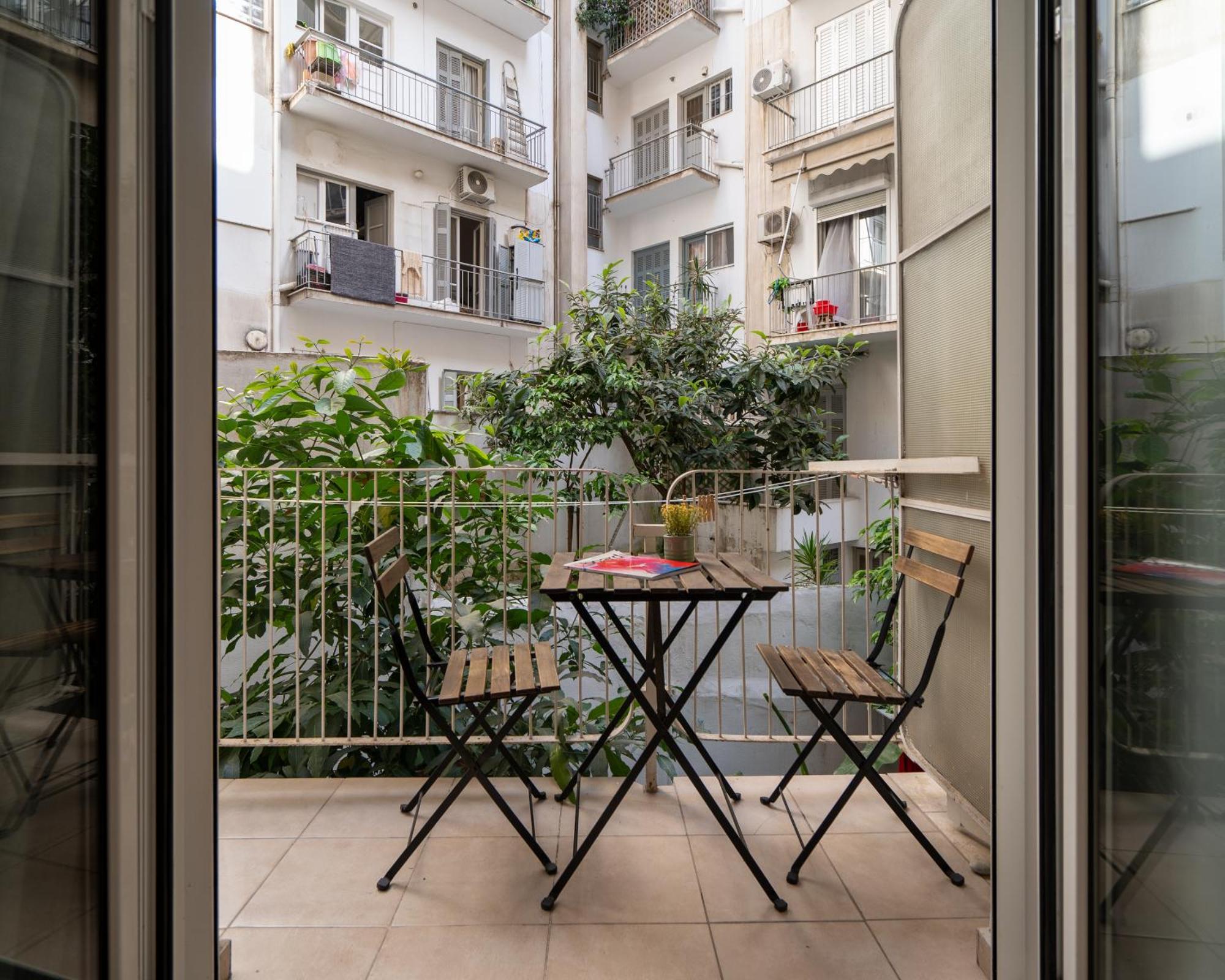 Ideally Located Apartment In Central Atenas Exterior foto